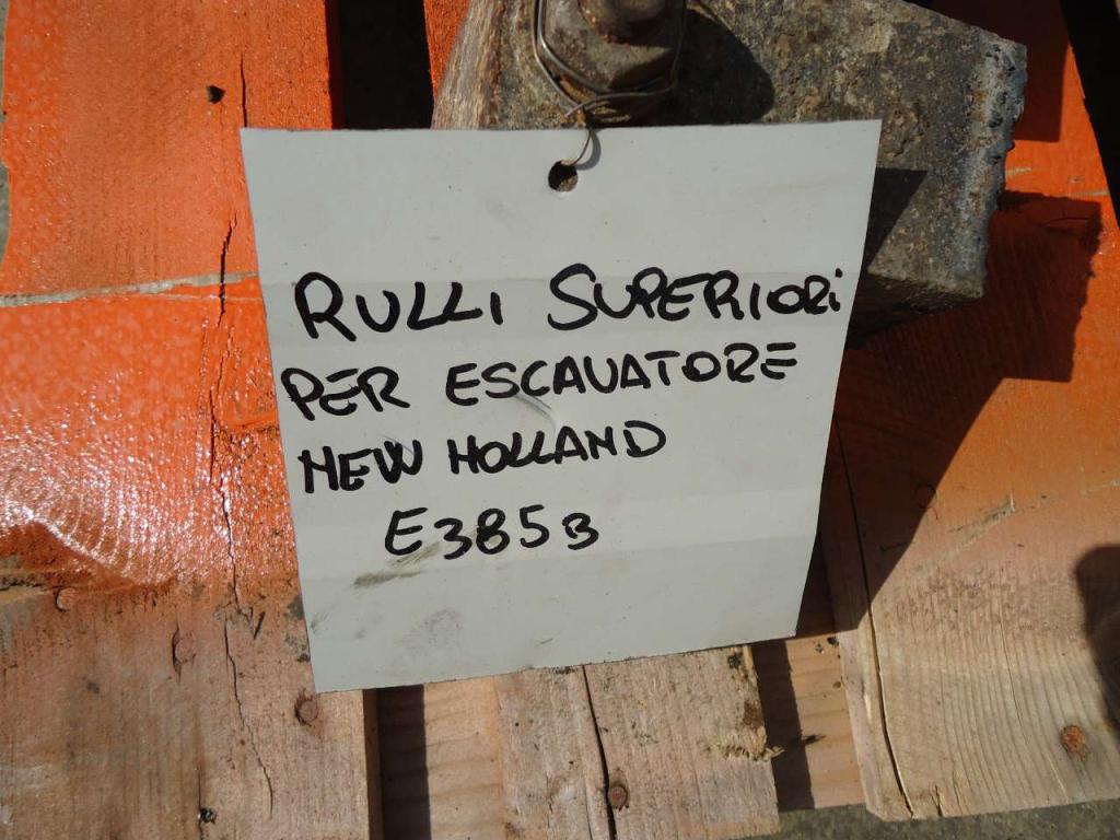 Carrier rollers for New Holland 385B Photo 3
