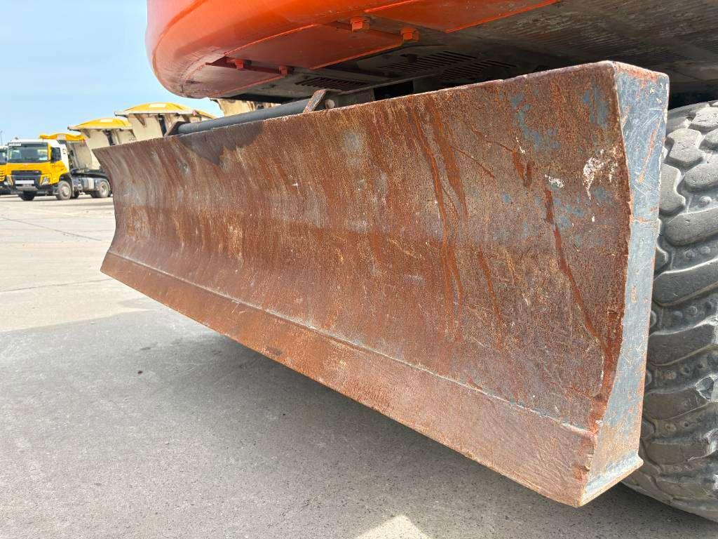 Hitachi ZX140W-6 (3 Pieces available) Photo 13