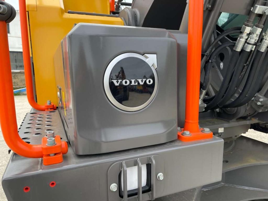 Volvo EC230FNL-5 Photo 10
