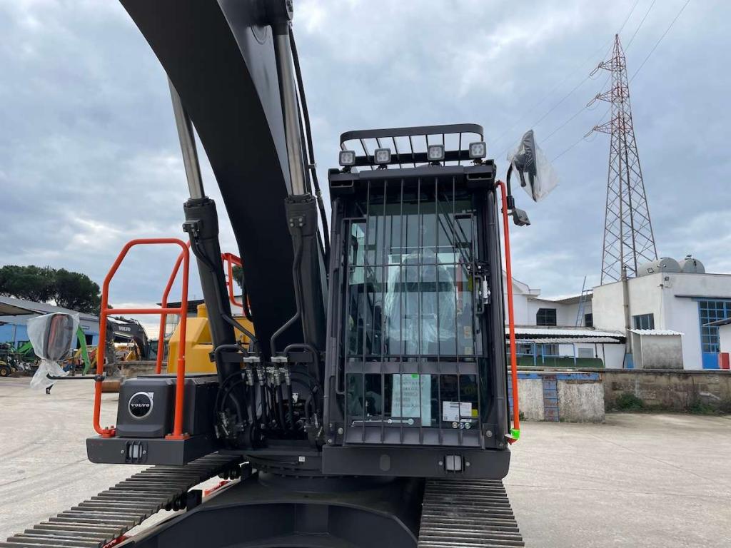 Volvo EC230FNL-5 Photo 6