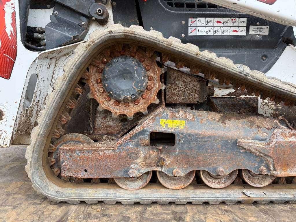 Bobcat T64 - Two-Speed Compact Track Loader Photo 18