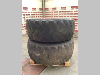Tire with rim for Hitachi XHA2 sold by Massucco T. Srl Area Ricambi