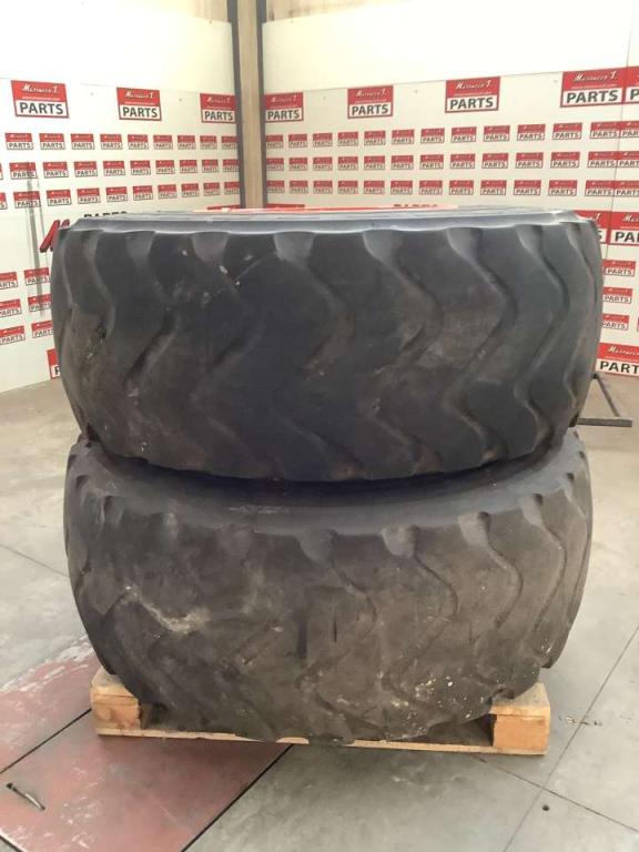 Tire with rim for Hitachi XHA2 Photo 1