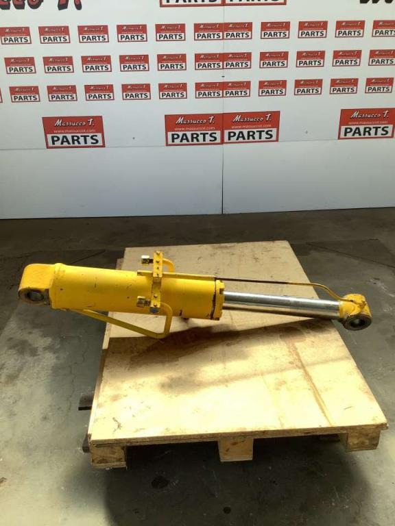 Bucket return cylinder for Benfra 1.35 Photo 2