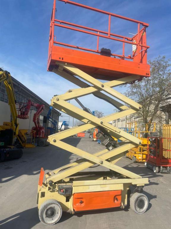 JLG 2032ES Photo 1