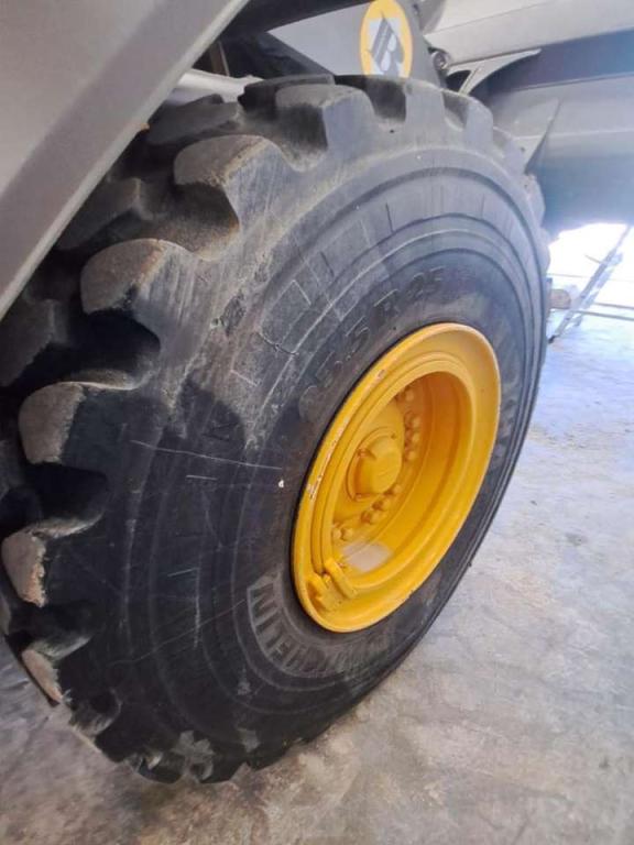 Volvo L120H Photo 12