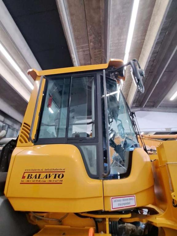 Volvo L120H Photo 19