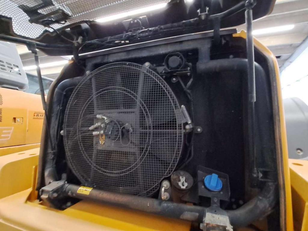 Volvo L120H Photo 21