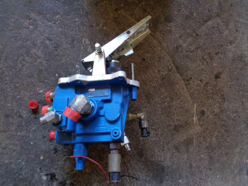 Housing and interior cabin parts for New Holland Serie B Photo 14