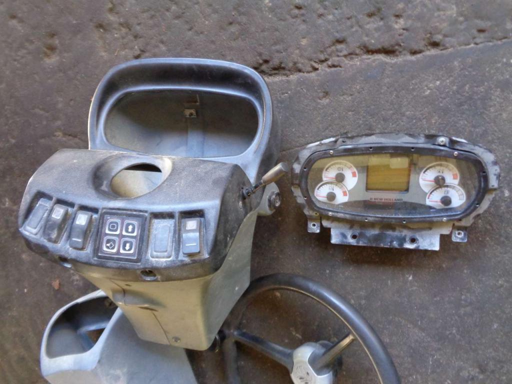 Housing and interior cabin parts for New Holland Serie B Photo 8