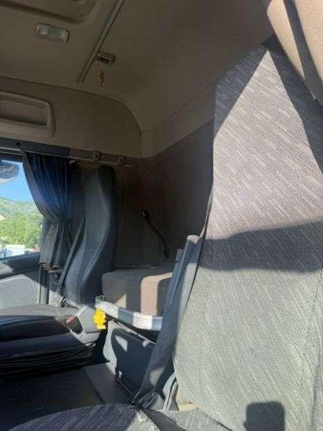 Scania R490 Photo 5