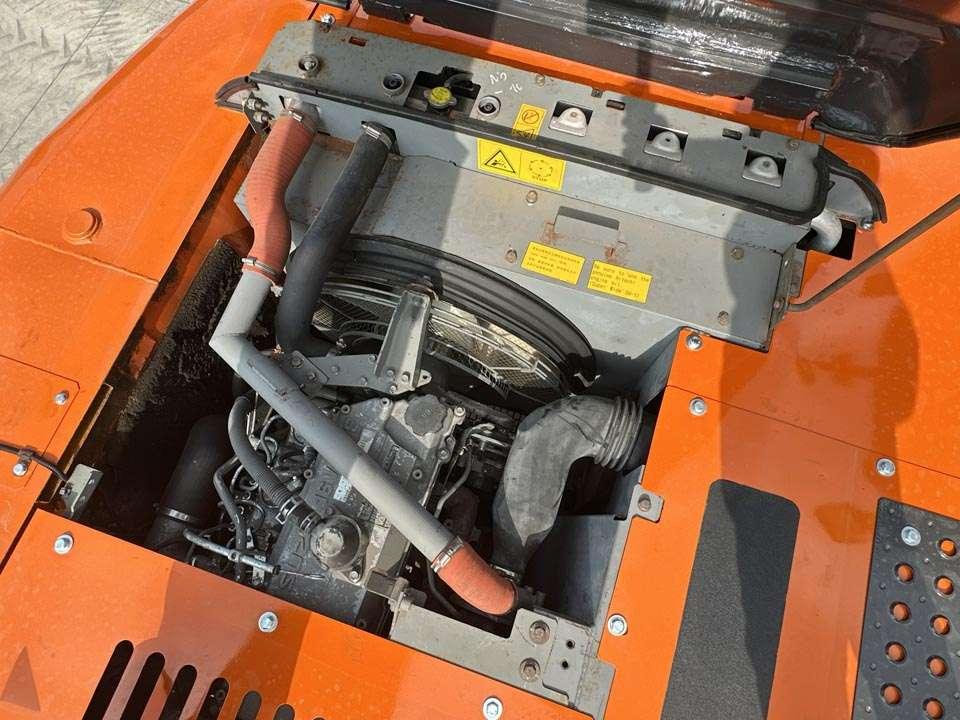 Hitachi ZX210LC-3 SLF Photo 10