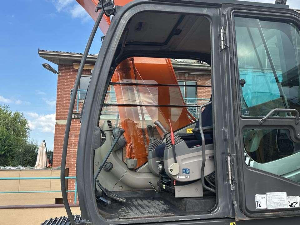 Hitachi ZX210LC-3 SLF Photo 13