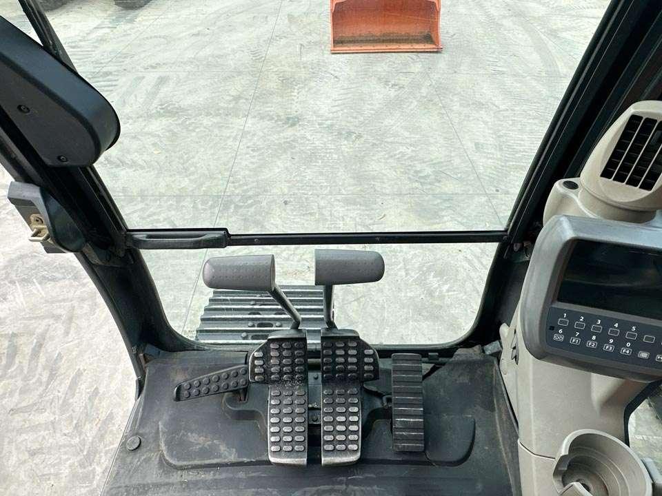 Hitachi ZX210LC-3 SLF Photo 18