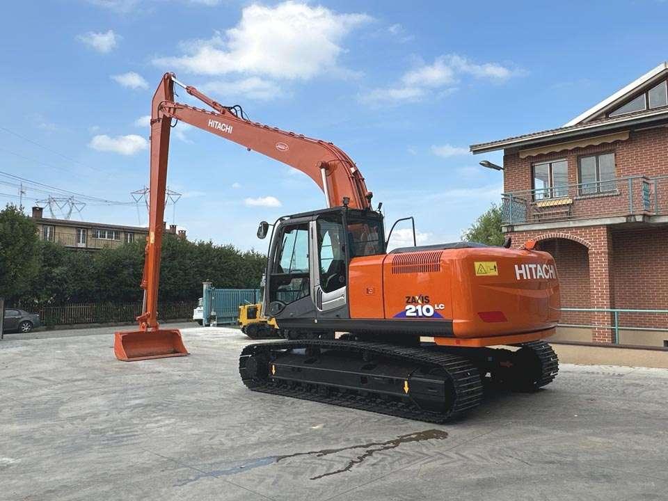 Hitachi ZX210LC-3 SLF Photo 3