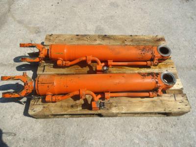 Lifting piston for Fiat Hitachi W130 sold by OLM 90 Srl