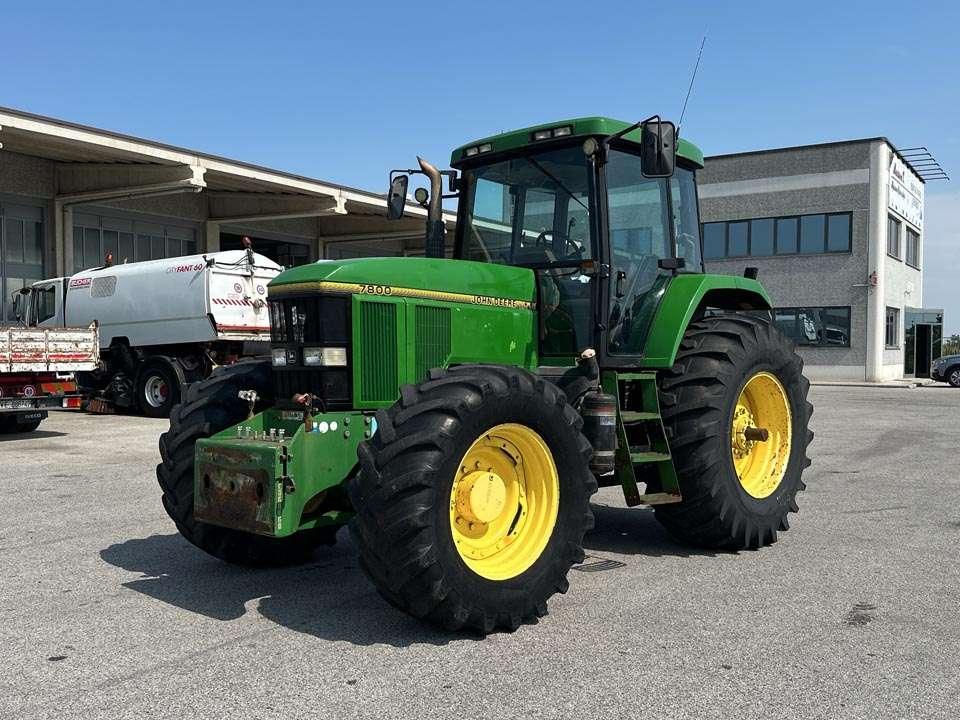 John Deere 7800 4X4 Photo 1