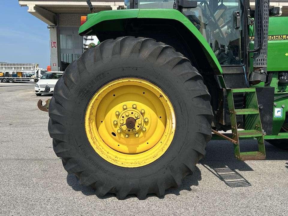 John Deere 7800 4X4 Photo 4