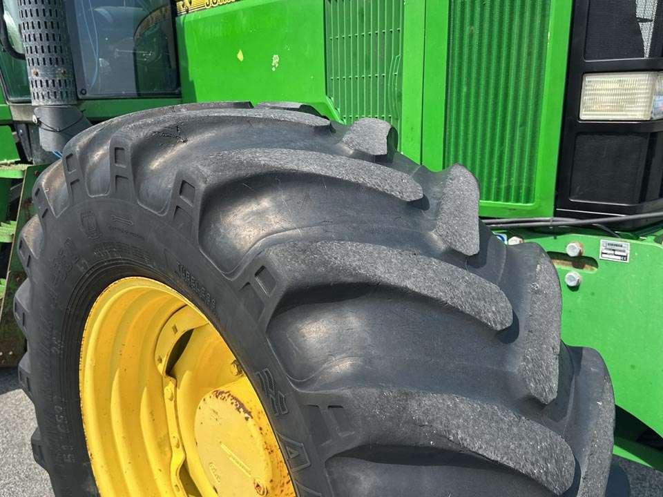 John Deere 7800 4X4 Photo 8
