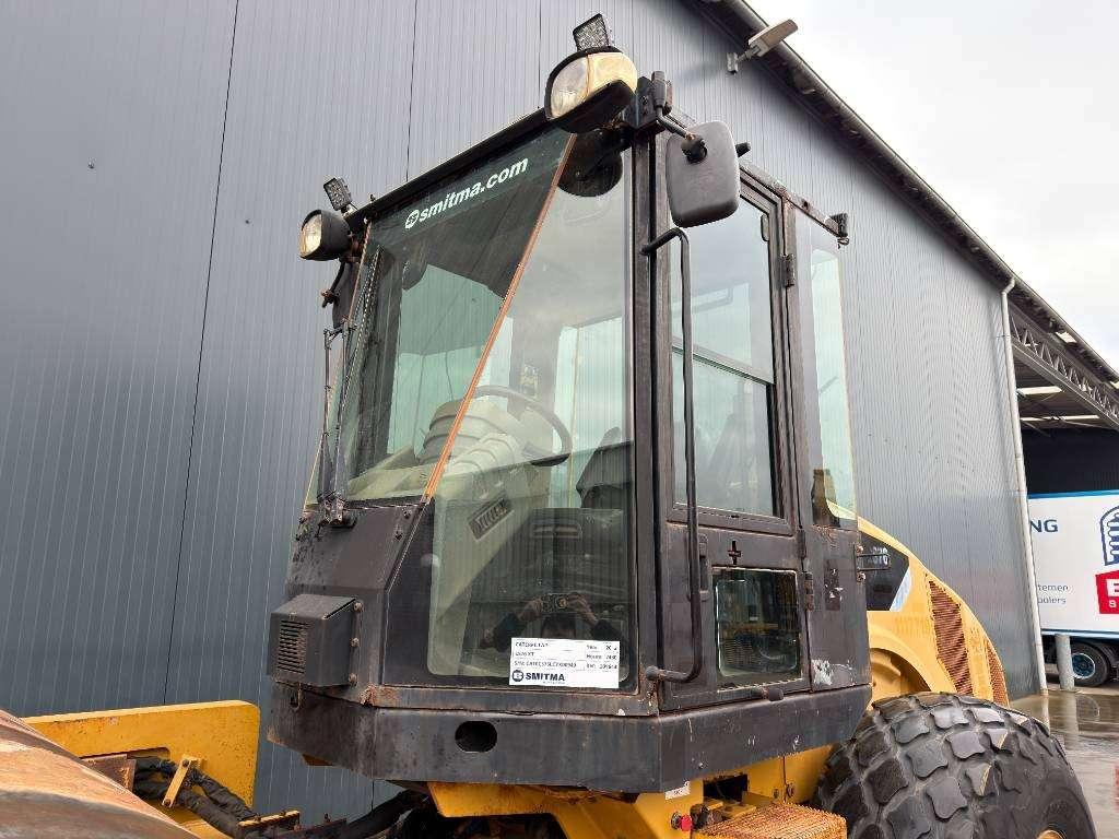 Caterpillar CS76 XT Photo 1
