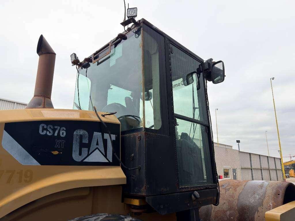 Caterpillar CS76 XT Photo 2