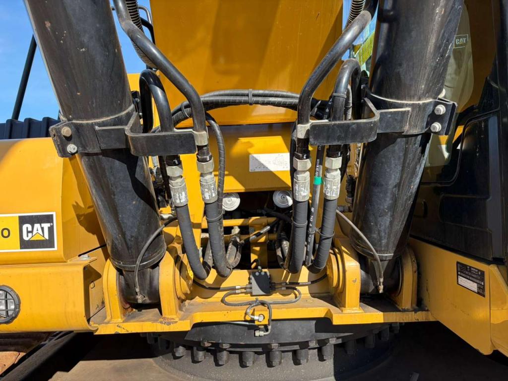 Caterpillar 330 Photo 9