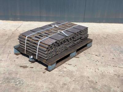 Undercarriage for JCB JS240 / JS260 / JS300 Shoes/Pads Photo 1
