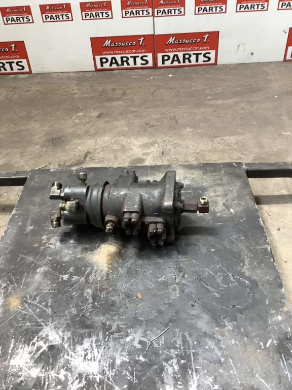 Rotating joint for Komatsu PC228-3 Photo 3