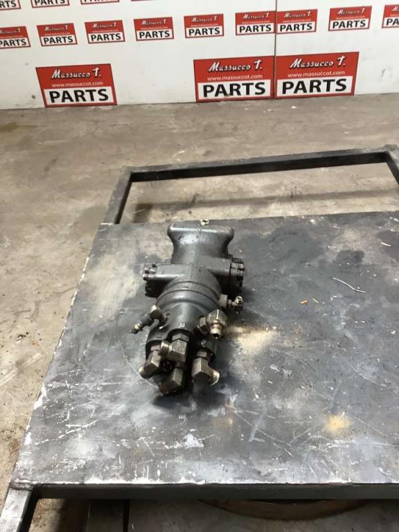 Rotating joint for Komatsu PC228-3 Photo 4