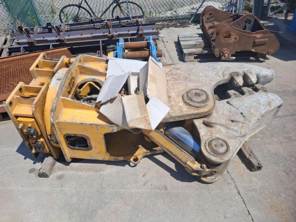 210/240 Demolition crusher Photo 1