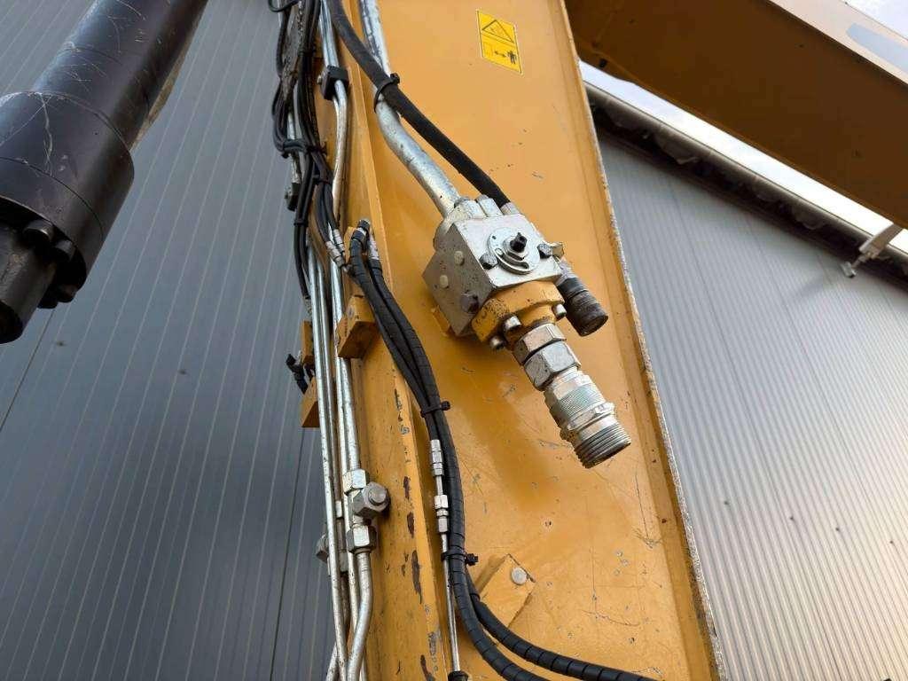 Caterpillar M318F Photo 23