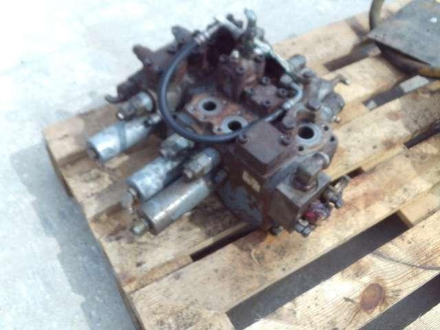 Hydraulic distributor for Hitachi ZW310 Photo 1