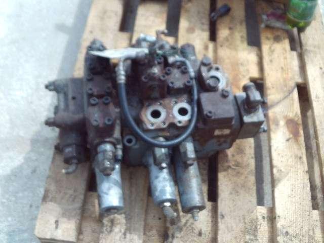 Hydraulic distributor for Hitachi ZW310 Photo 4