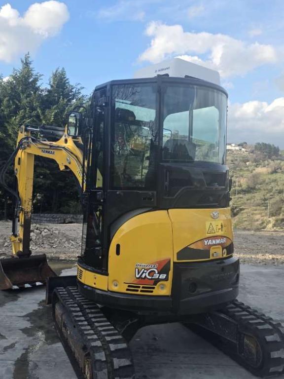 Yanmar VIO38 Photo 6