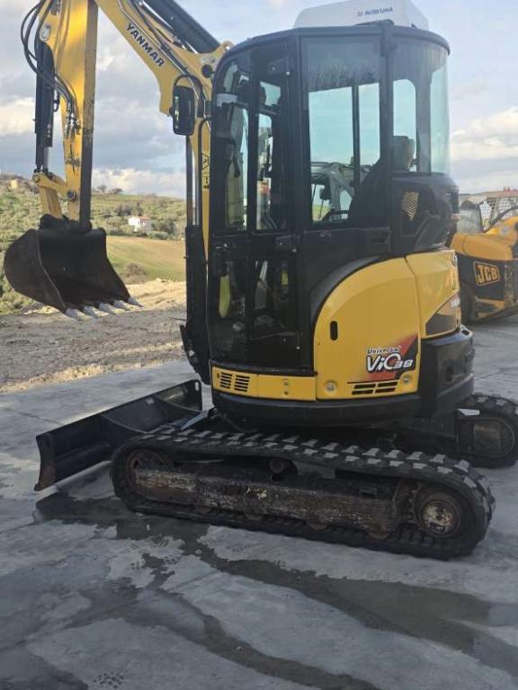 Yanmar VIO38 Photo 9
