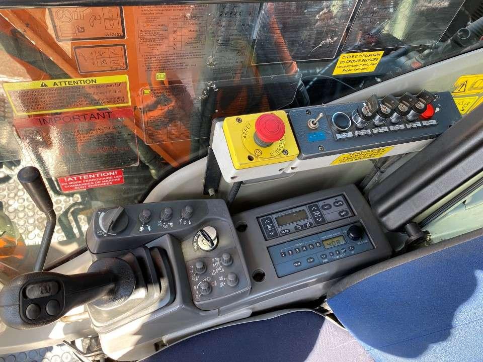 Hitachi ZX170PRR Photo 8