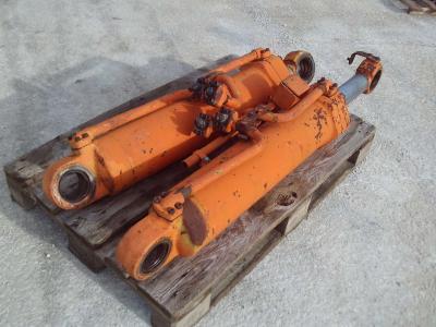 Bucket return cylinder for Fiat Allis FR220 sold by OLM 90 Srl