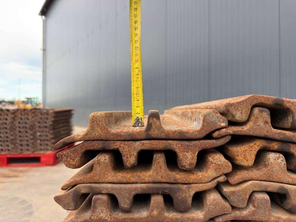 Caterpillar 317 / 318 / 319 / 320 / 321 / 323 / 325F - 900 mm Photo 7