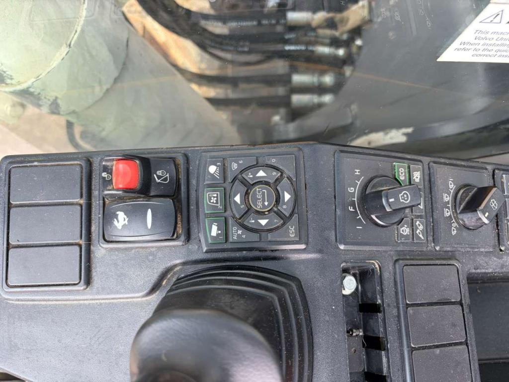 Volvo EC220EL Photo 25