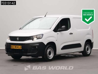 Peugeot Partner 110pk Benzine L1H1 Navi Airco Cruise Parkeersensoren Euro6 L1 Kompakt A/C Cruise control sold by BAS World B.V.