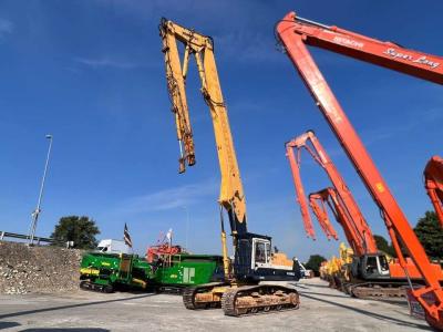 Komatsu PC400-LC sold by Massucco T. Srl