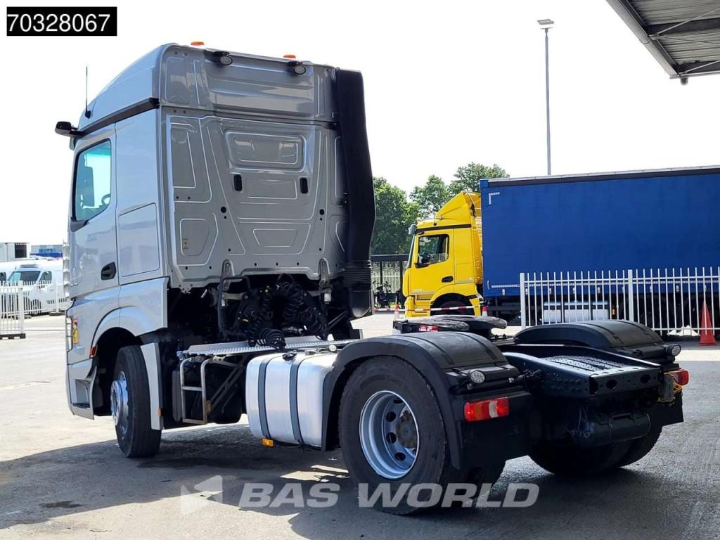 Mercedes-Benz Actros 1843 4X2 StreamSpace Navi Photo 2