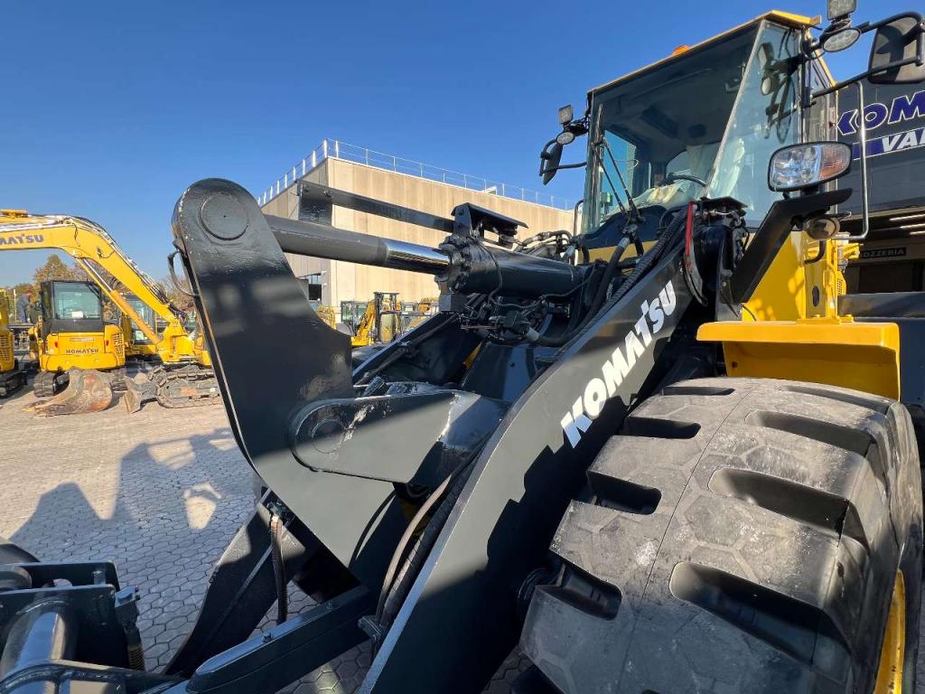 Komatsu WA250PZ-6 Photo 11