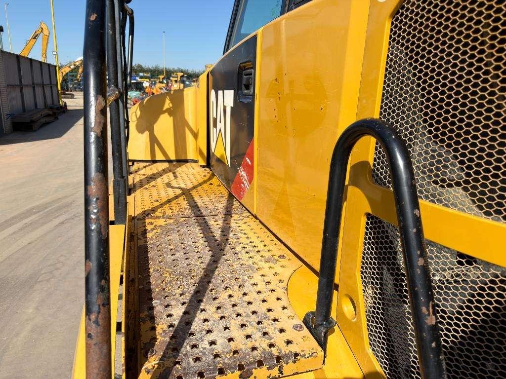 Caterpillar 730C2 Photo 16