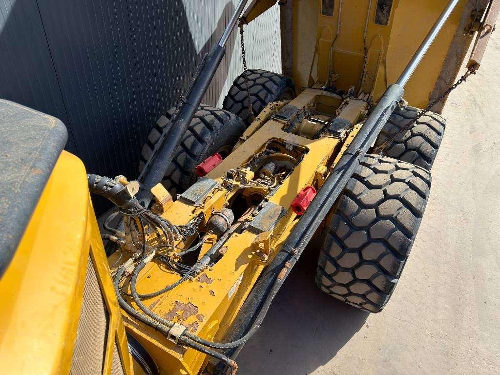 Caterpillar 730C2 Photo 7