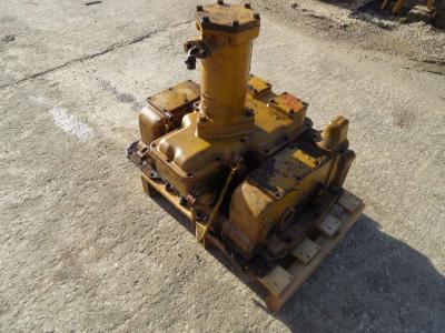 Steering clutch cover for Caterpillar 955L sold by OLM 90 Srl