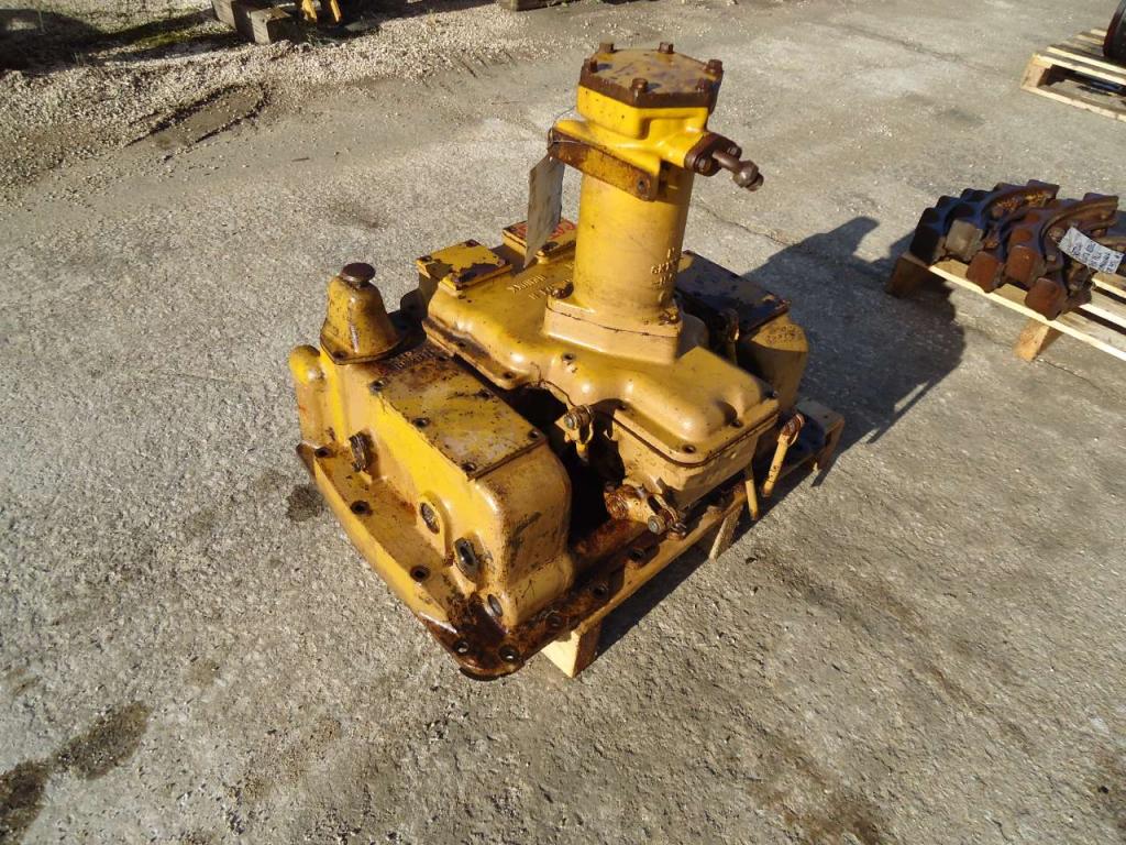 Steering clutch cover for Caterpillar 955L Photo 4
