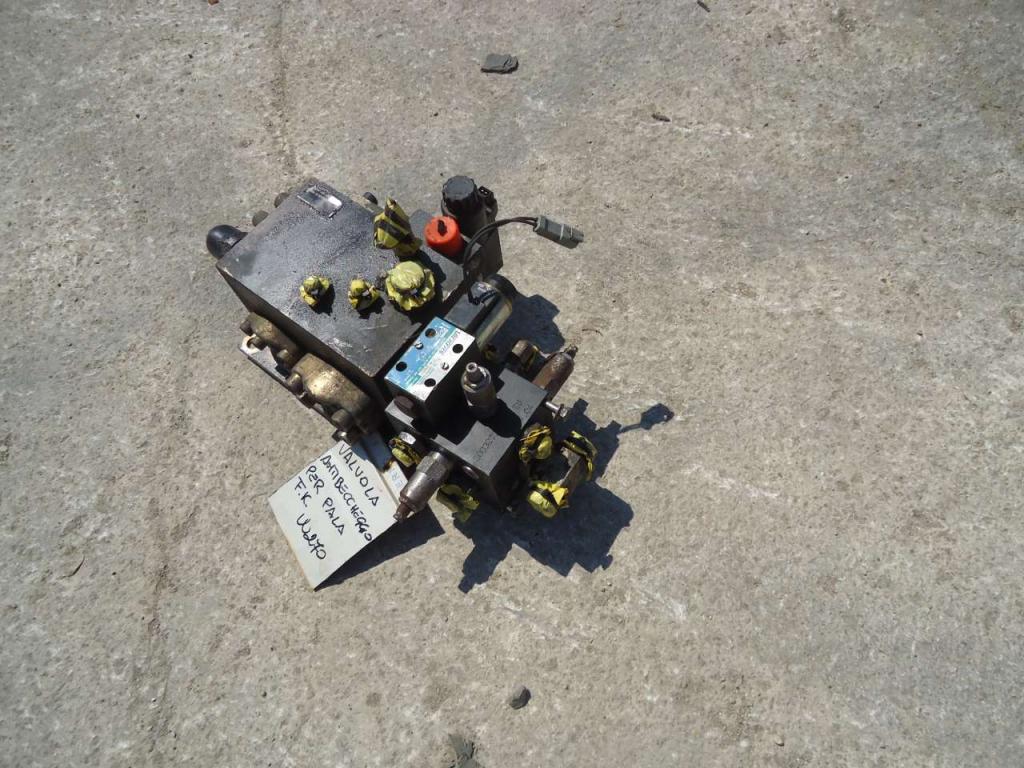 Anti-heeling valve for Fiat Kobelco W270 Photo 2