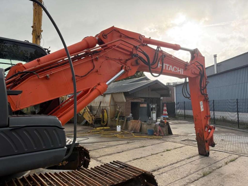 Hitachi ZX 180 LC-3 Photo 16