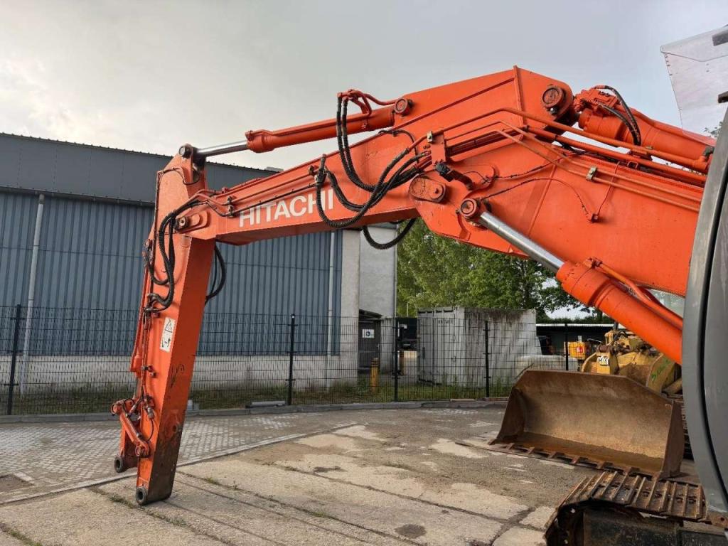 Hitachi ZX 180 LC-3 Photo 17
